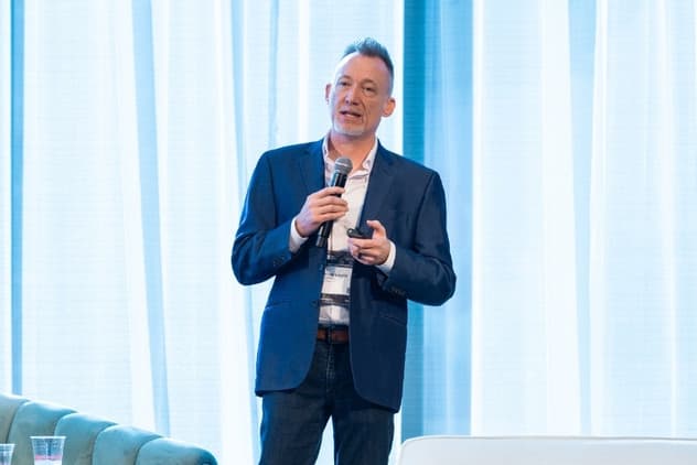 Technology Trends Shaping the Future of Luxury Hotels