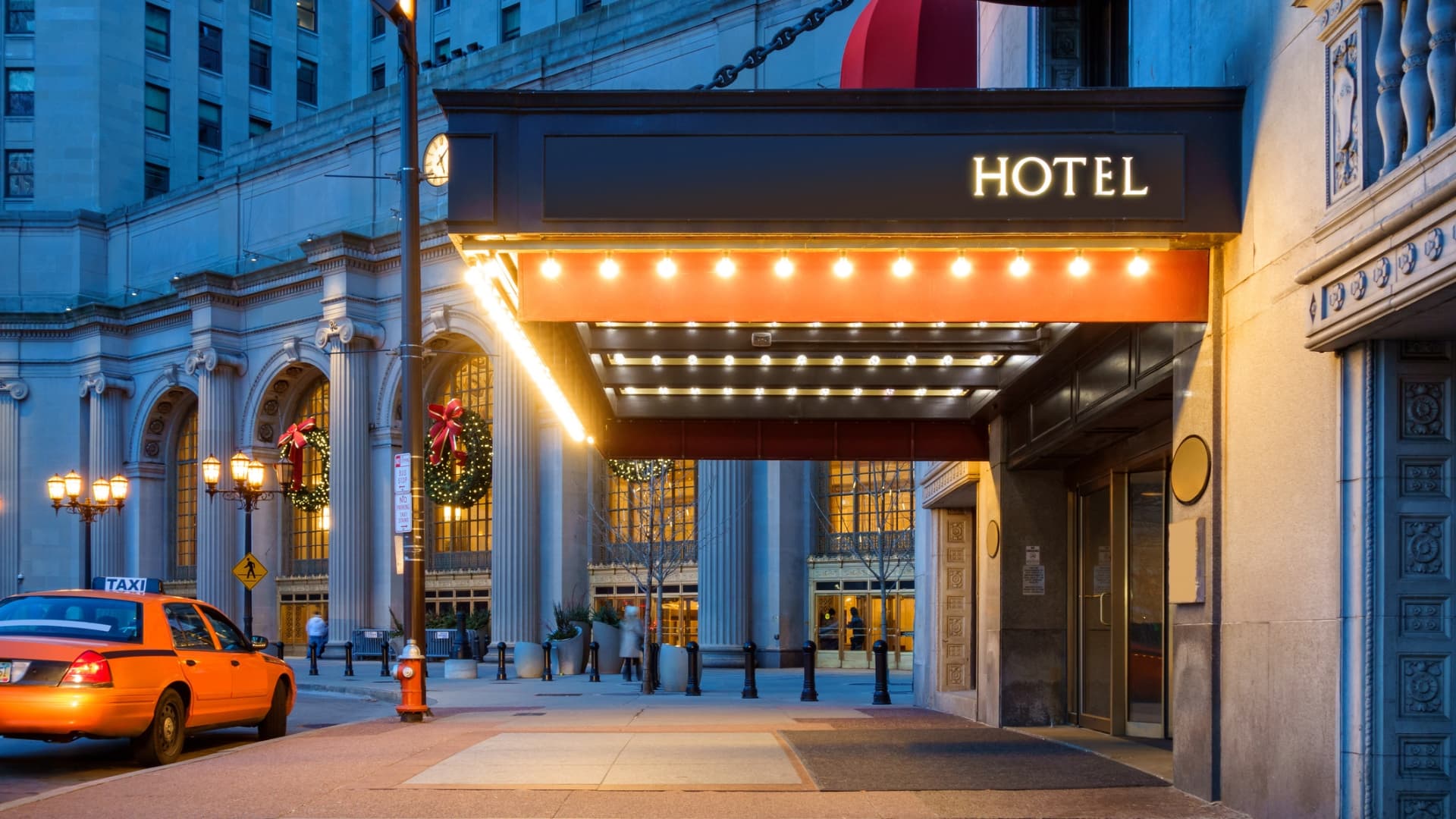 Luxury Hotel Marketing: Copywriting Clichés and Smarter Alternatives